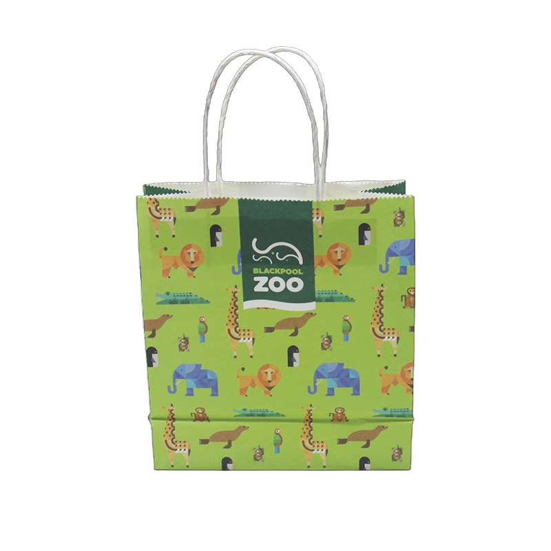 التعامل مع كيس ورق الهدايا